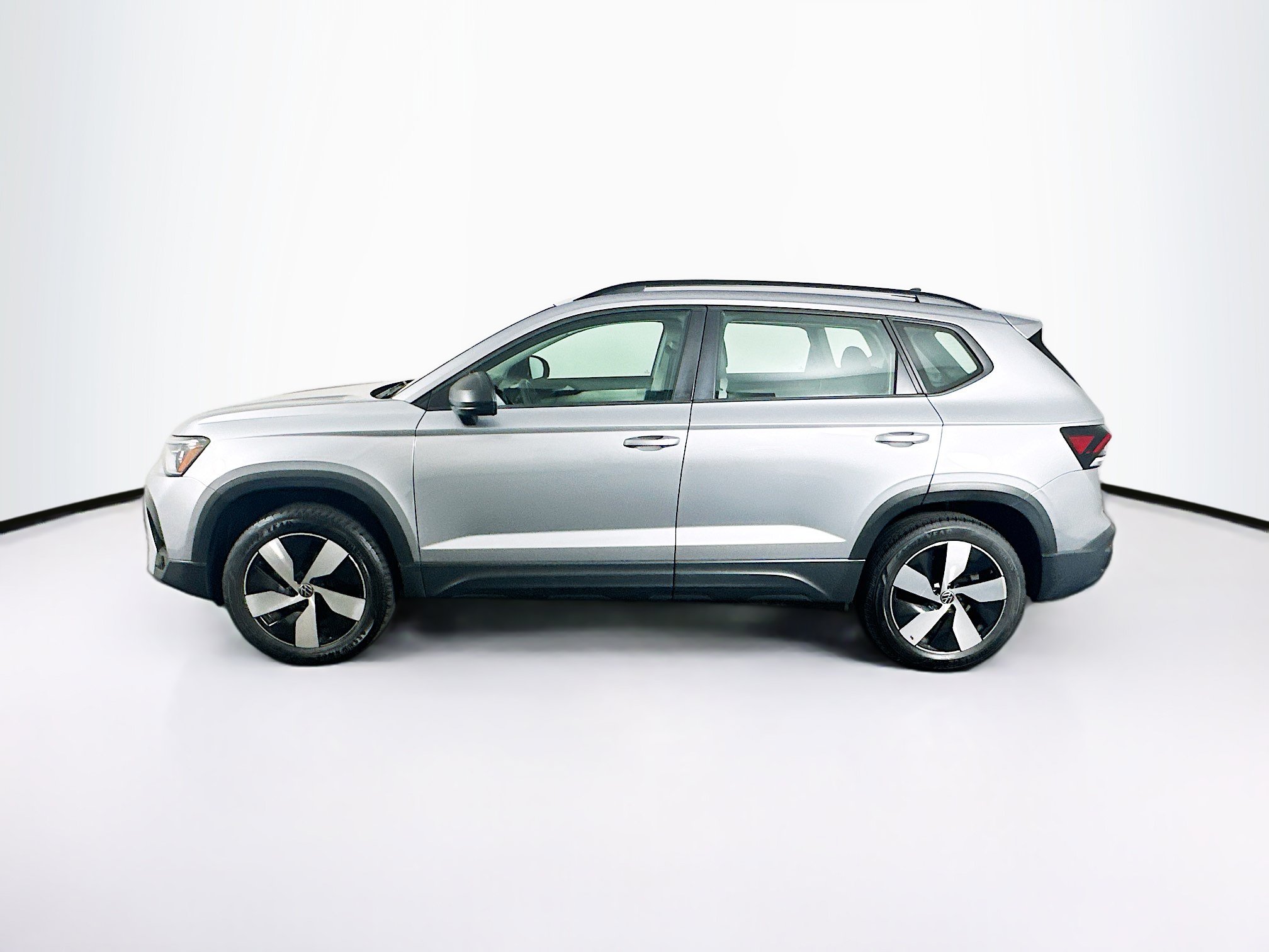 Used 2025 Volkswagen Taos S AWD/4WD image 4