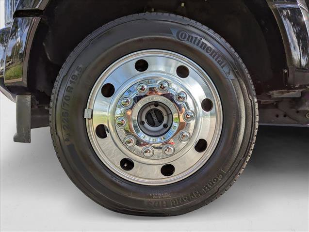 Used 2022 Ford F450 Limited w/ FX4 Off-Road Package image 24