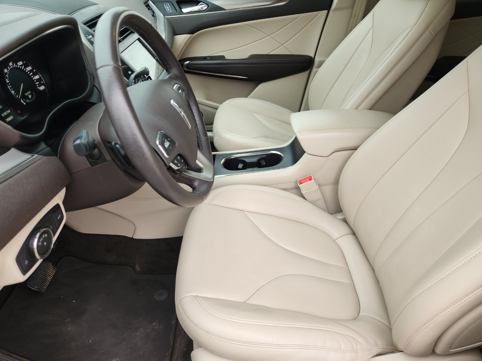 Used 2017 Lincoln MKC Premiere FWD image 16