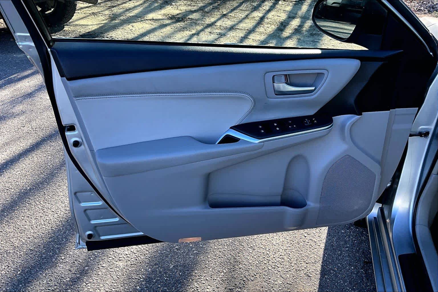 Used 2015 Toyota Camry XLE FWD image 20