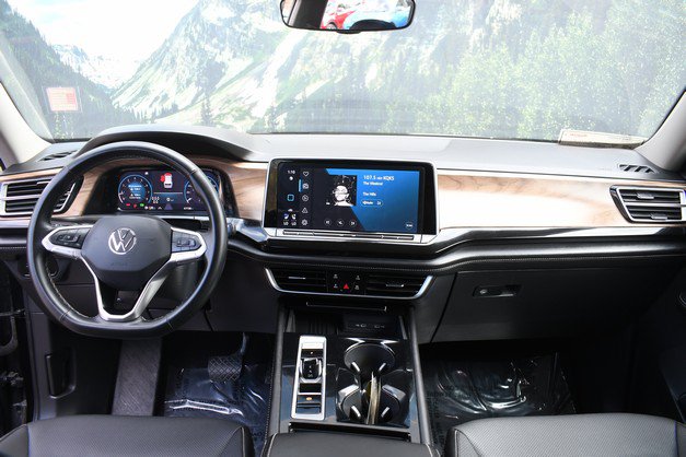 Used 2025 Volkswagen Atlas SE AWD/4WD image 18