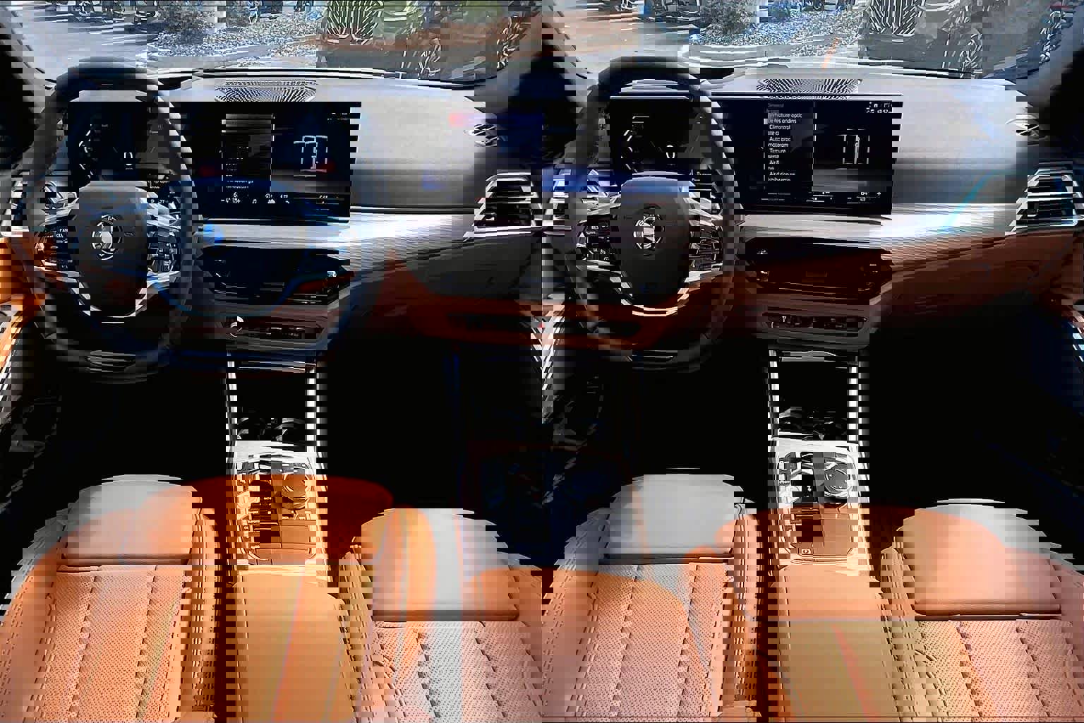 Certified 2025 BMW 330i xDrive Sedan w/ Premium Package image 16