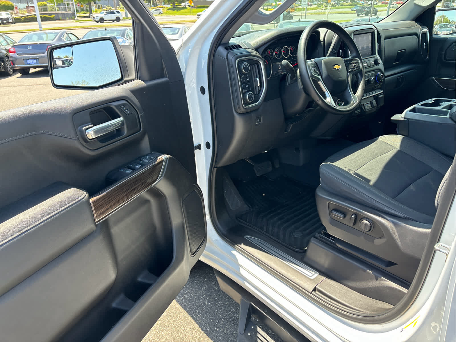 Certified 2019 Chevrolet Silverado 1500 LT w/ All-Star Edition AWD/4WD image 8