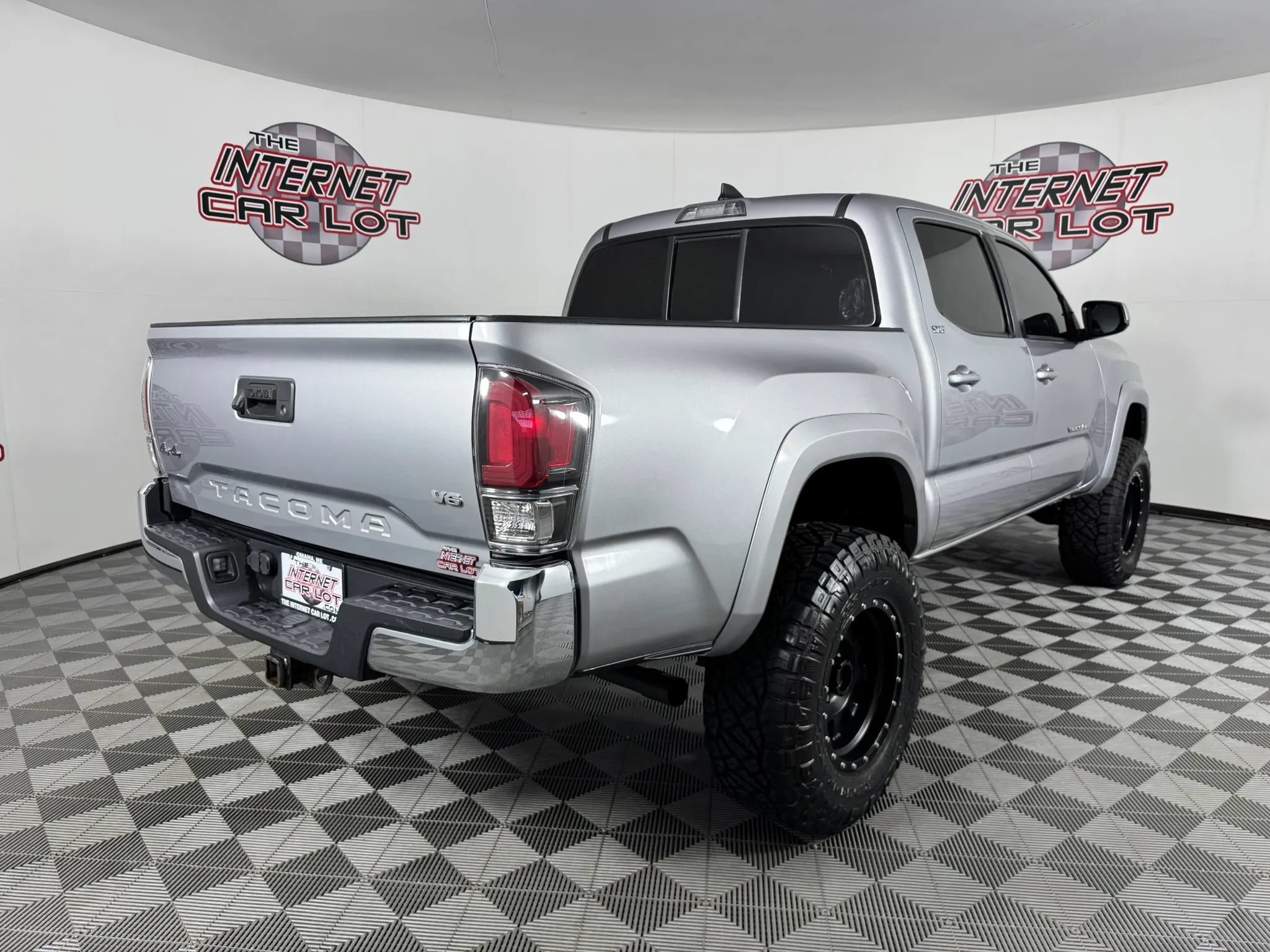 Used 2016 Toyota Tacoma SR5 w/ SR5 Appearance Package (SN) AWD/4WD image 7