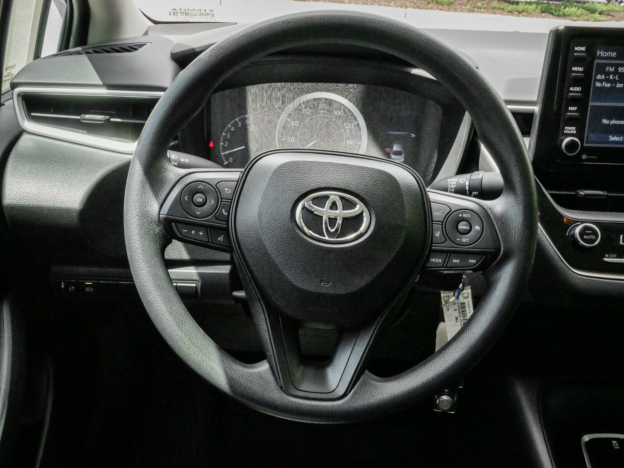Used 2022 Toyota Corolla LE FWD image 18