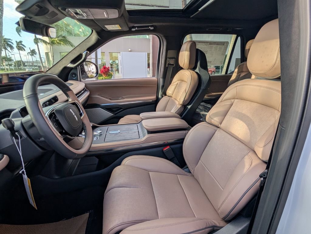 New 2026 Lincoln Navigator L Black Label AWD/4WD image 11