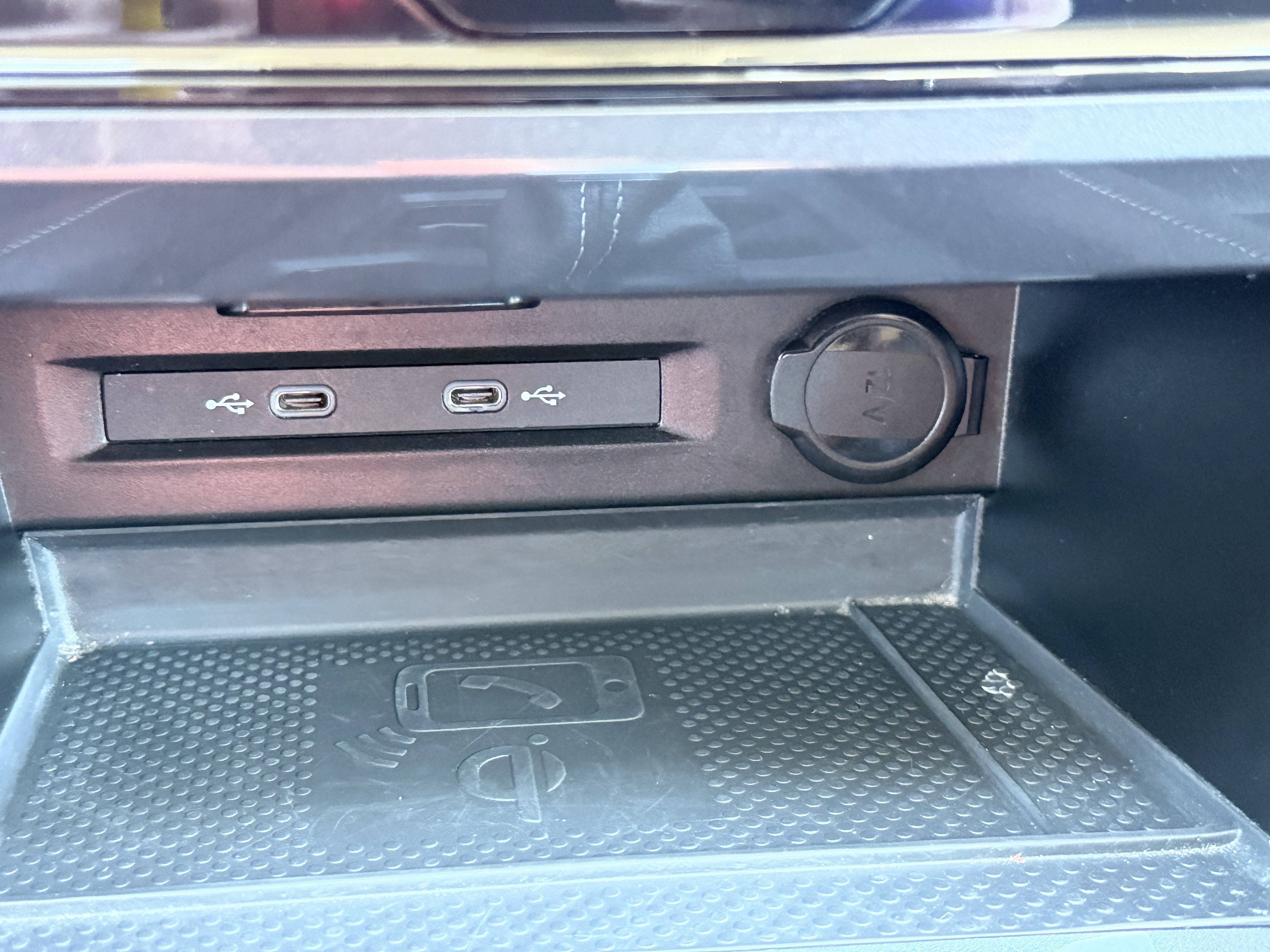 Used 2024 Volkswagen Tiguan SE image 23