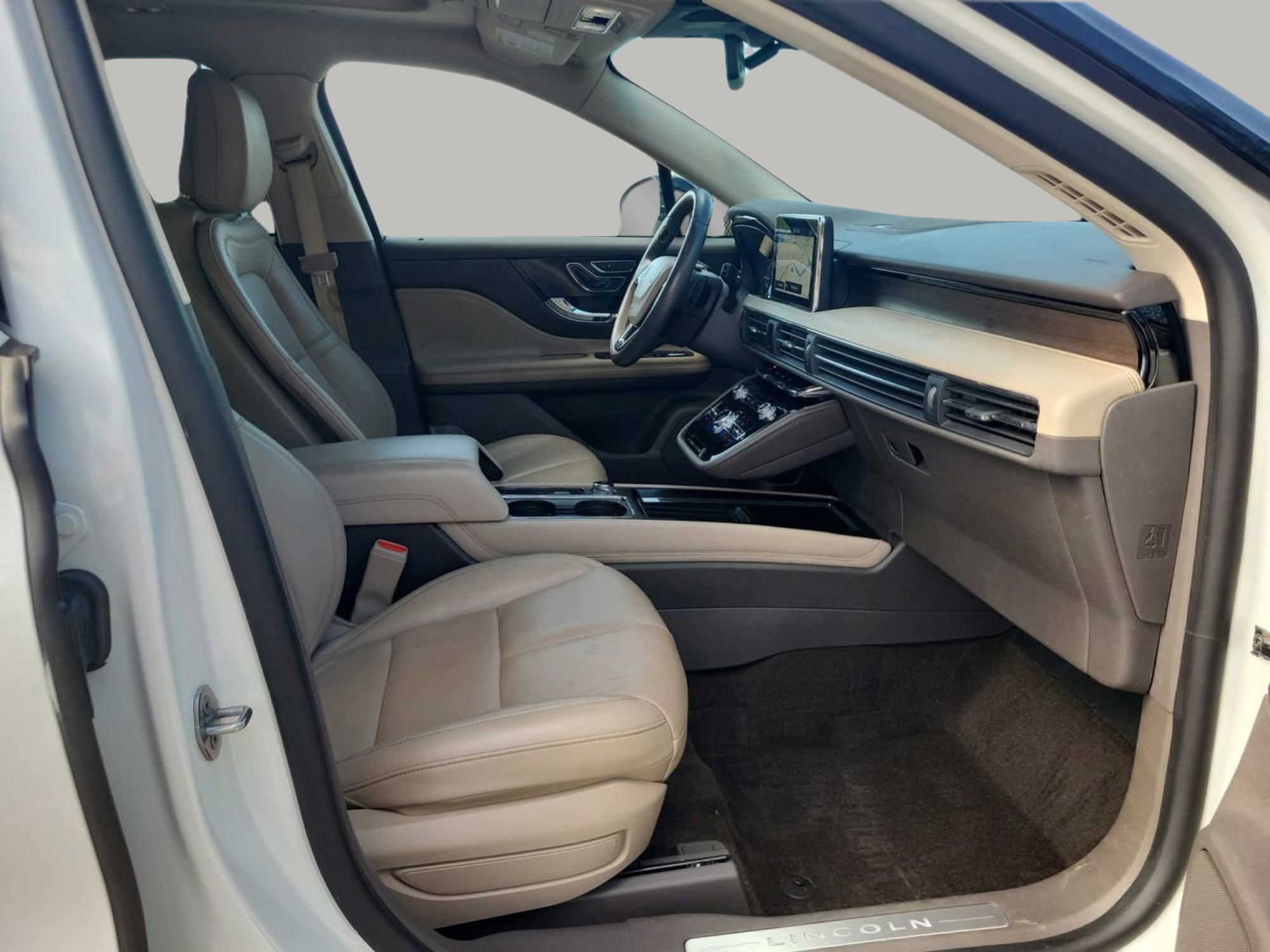 Used 2020 Lincoln Corsair Reserve w/ Elements Package image 9