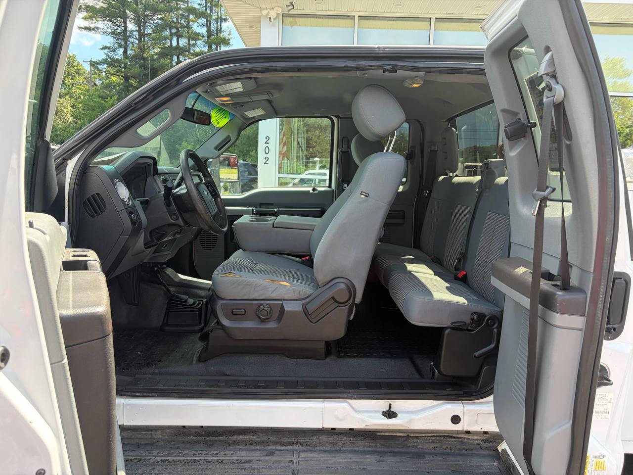 Used 2016 Ford F250 XLT w/ XLT Interior Package AWD/4WD image 21