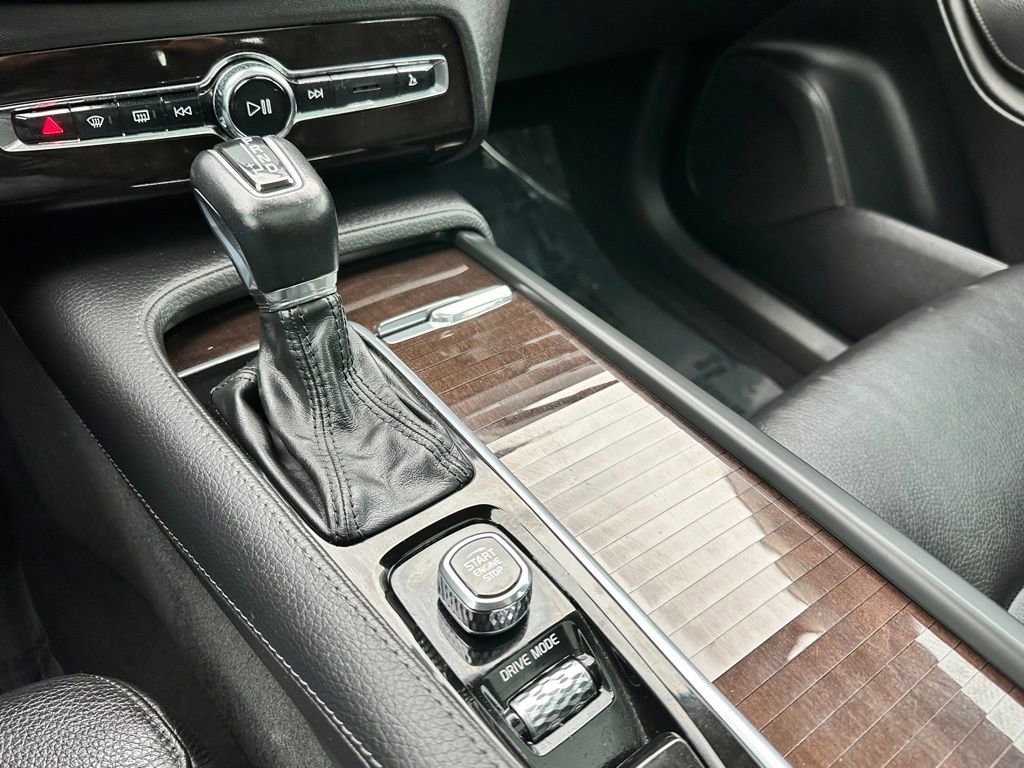 Used 2019 Volvo XC90 T6 Momentum w/ Advanced Package image 19