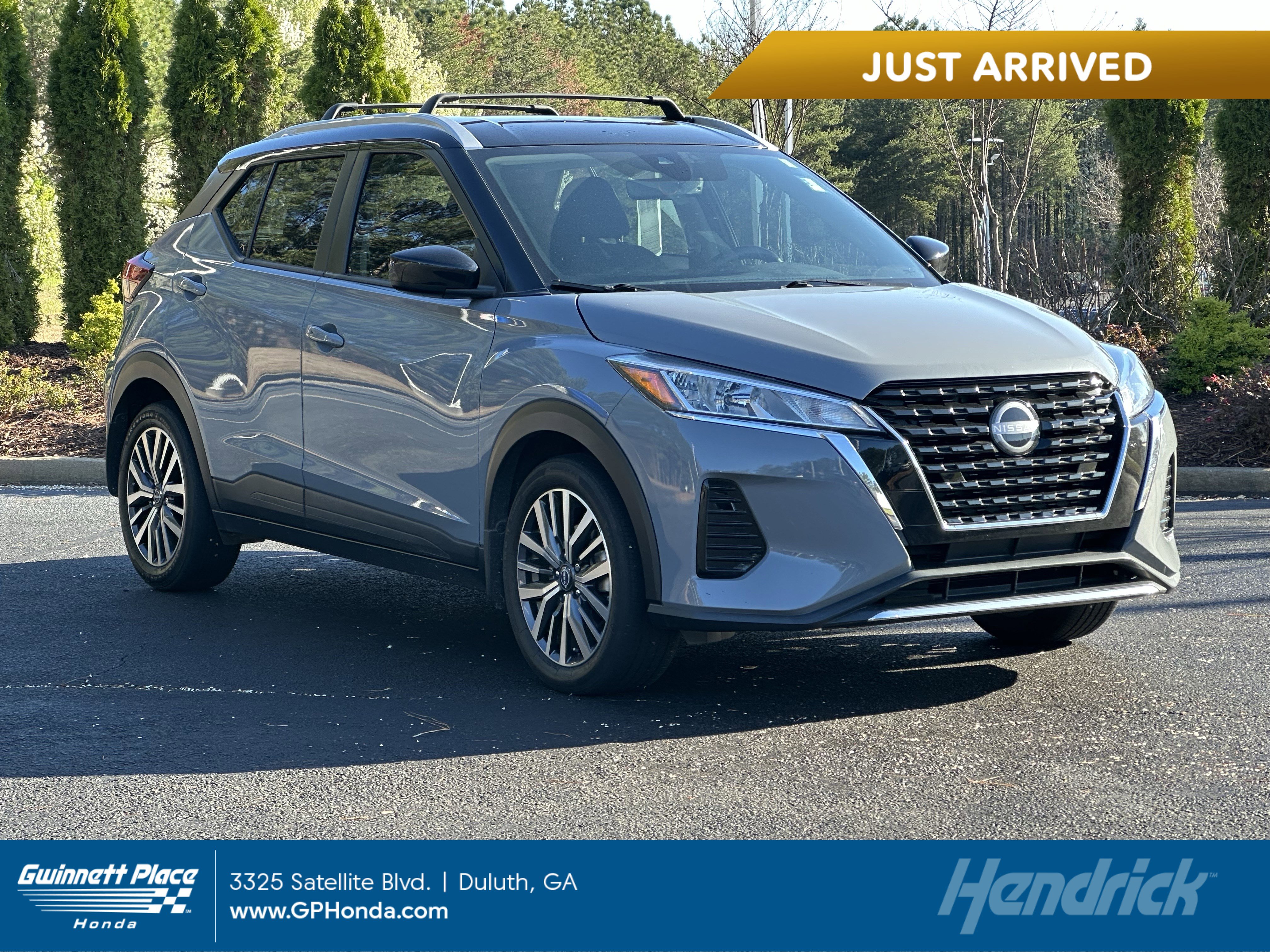 Used 2023 Nissan Kicks SV image 1