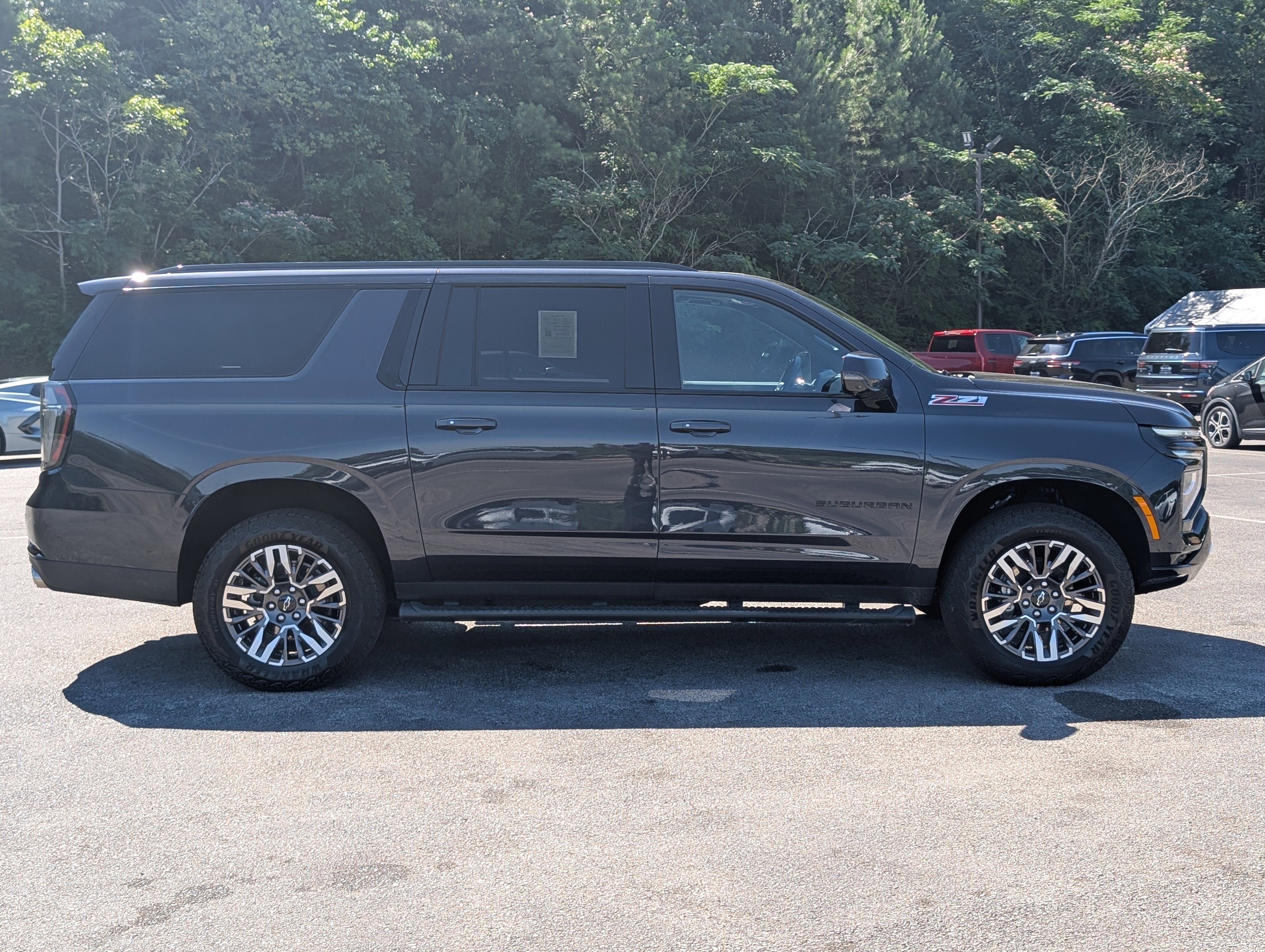 Used 2026 Chevrolet Suburban Z71 w/ Comfort Package AWD/4WD image 10