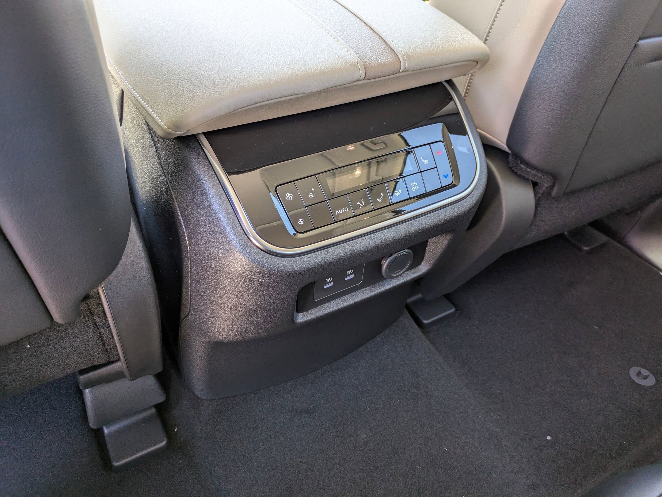 New 2026 Nissan Armada Platinum image 18