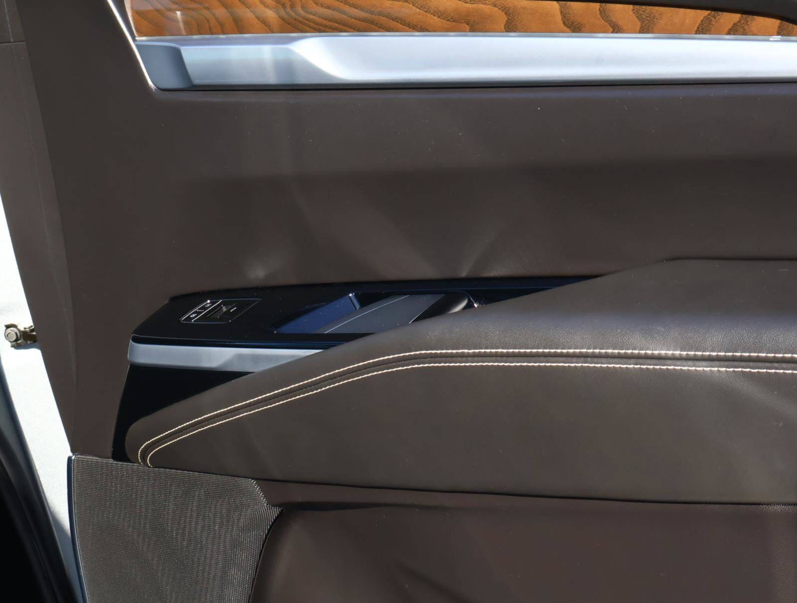 Used 2025 Cadillac Escalade ESV Sport Platinum w/ LPO, Floor Liner Package image 24