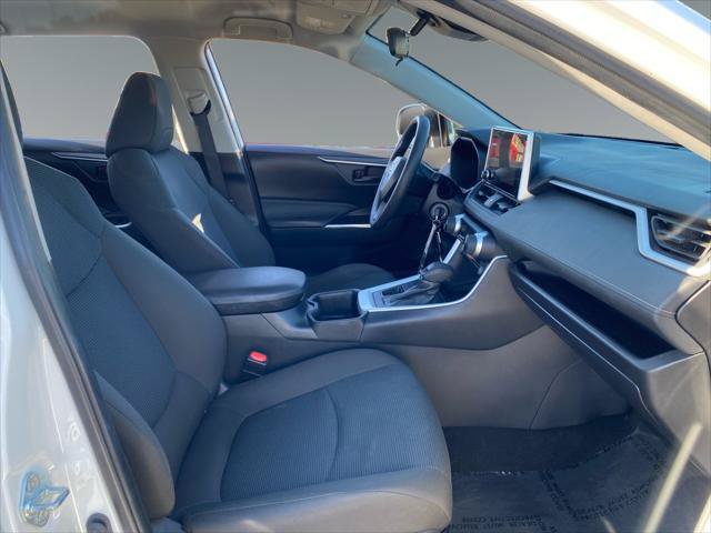 Certified 2025 Toyota RAV4 LE AWD/4WD image 15