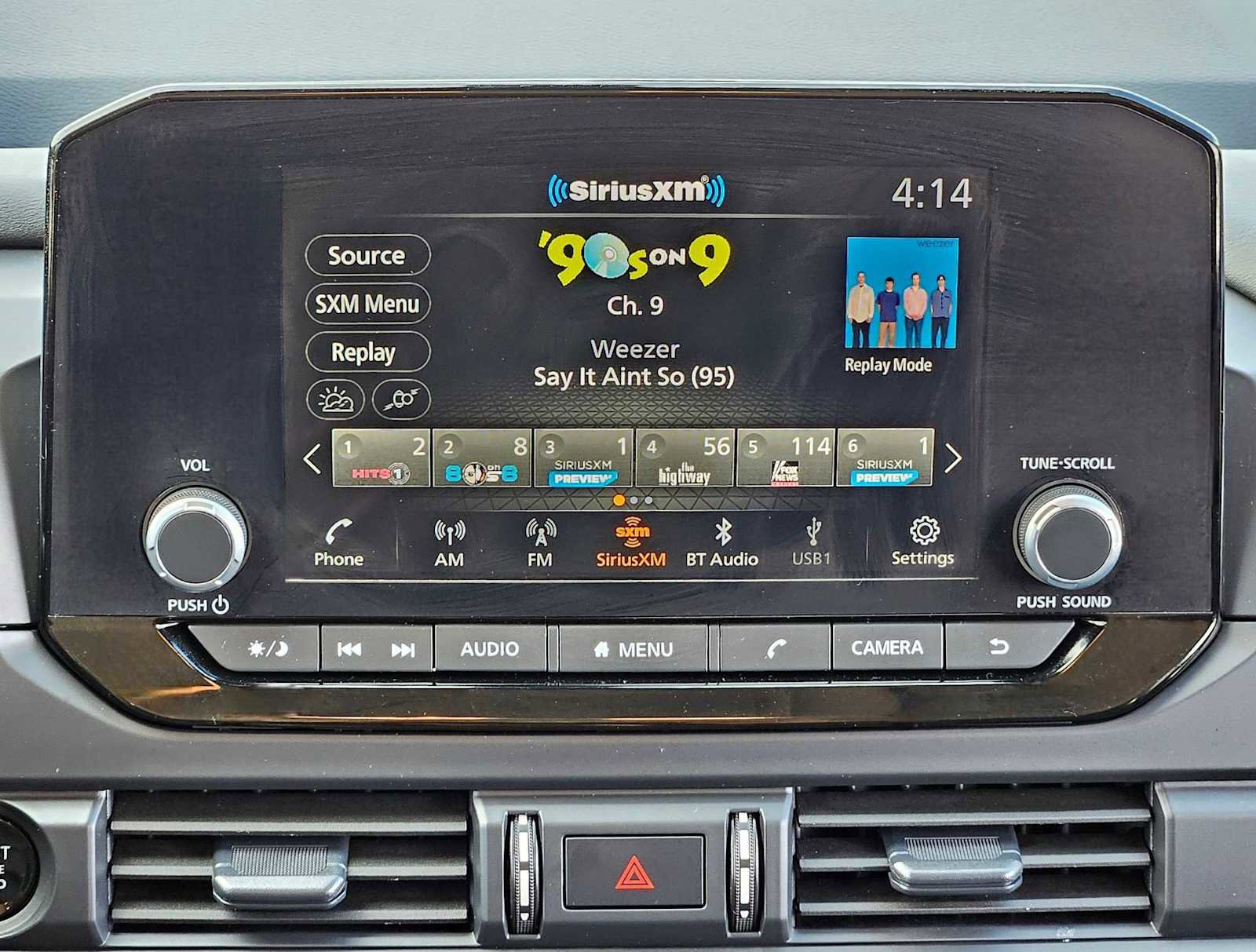 Used 2025 Nissan Pathfinder S image 29