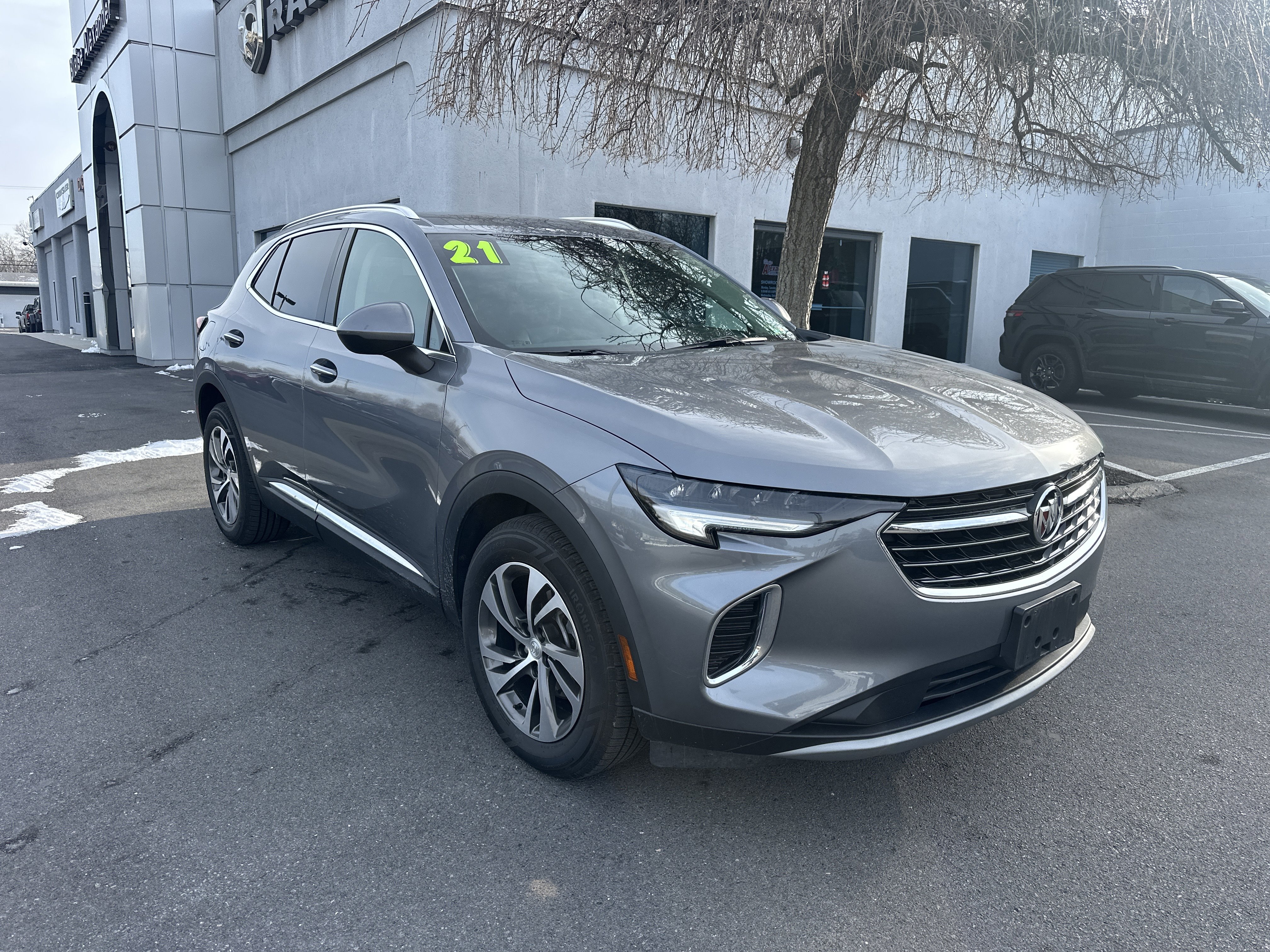 Used 2021 Buick Envision Essence image 1