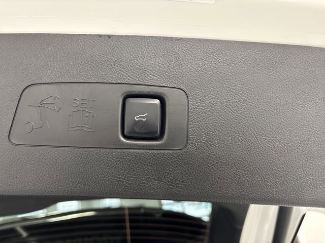 Used 2023 Lincoln Corsair Reserve w/ Rear Removable Package Tray image 12