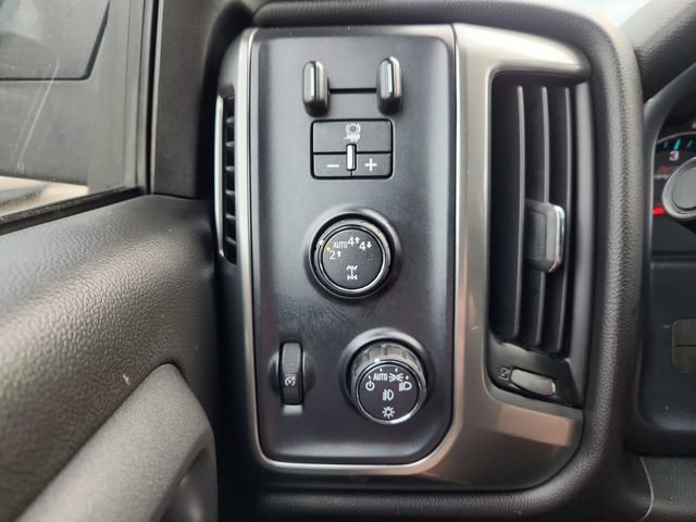 Used 2018 Chevrolet Silverado 1500 LT w/ All Star Edition AWD/4WD image 38