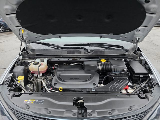 Used 2023 Chrysler Voyager LX FWD image 14