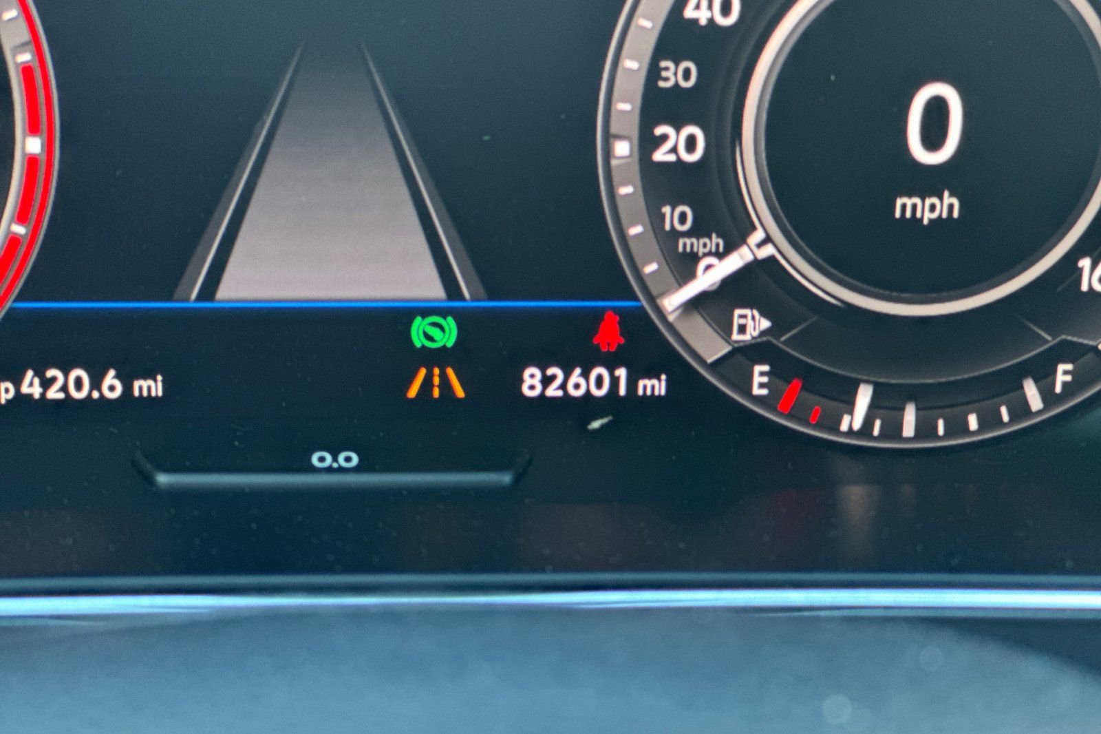 Used 2018 Volkswagen Tiguan SEL Premium w/ 3rd Row Seat Package image 27