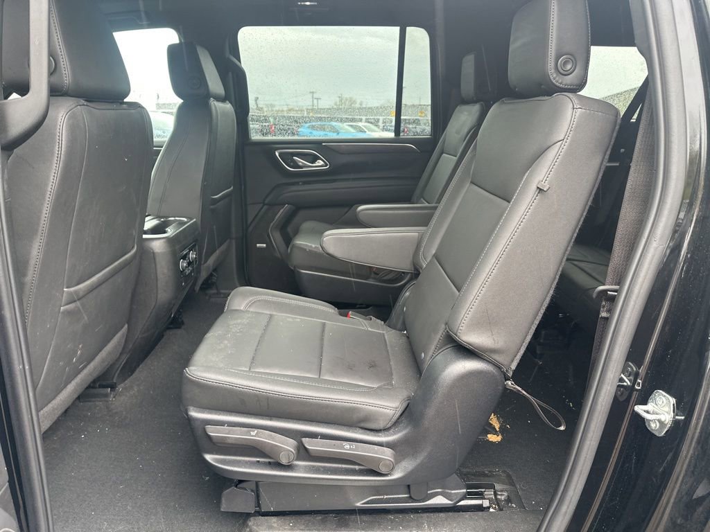 Used 2024 Chevrolet Suburban Z71 w/ Luxury Package AWD/4WD image 12