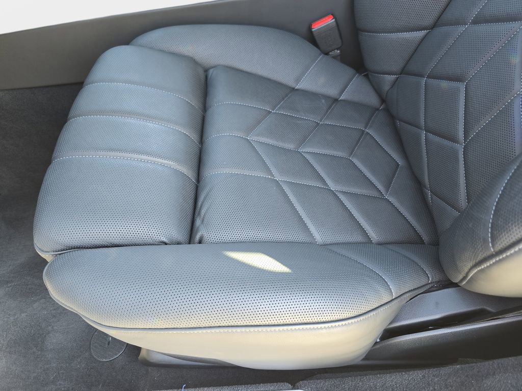 Used 2025 BMW i7 eDrive50 w/ Premium Package image 29