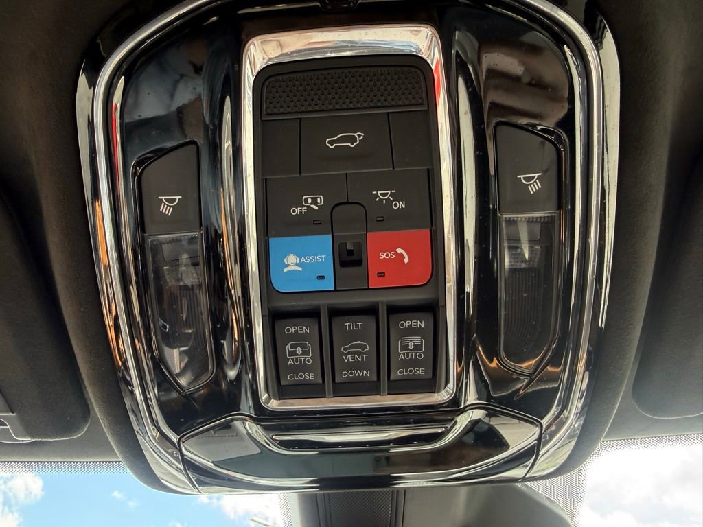 Used 2022 Jeep Grand Cherokee Summit AWD/4WD image 23