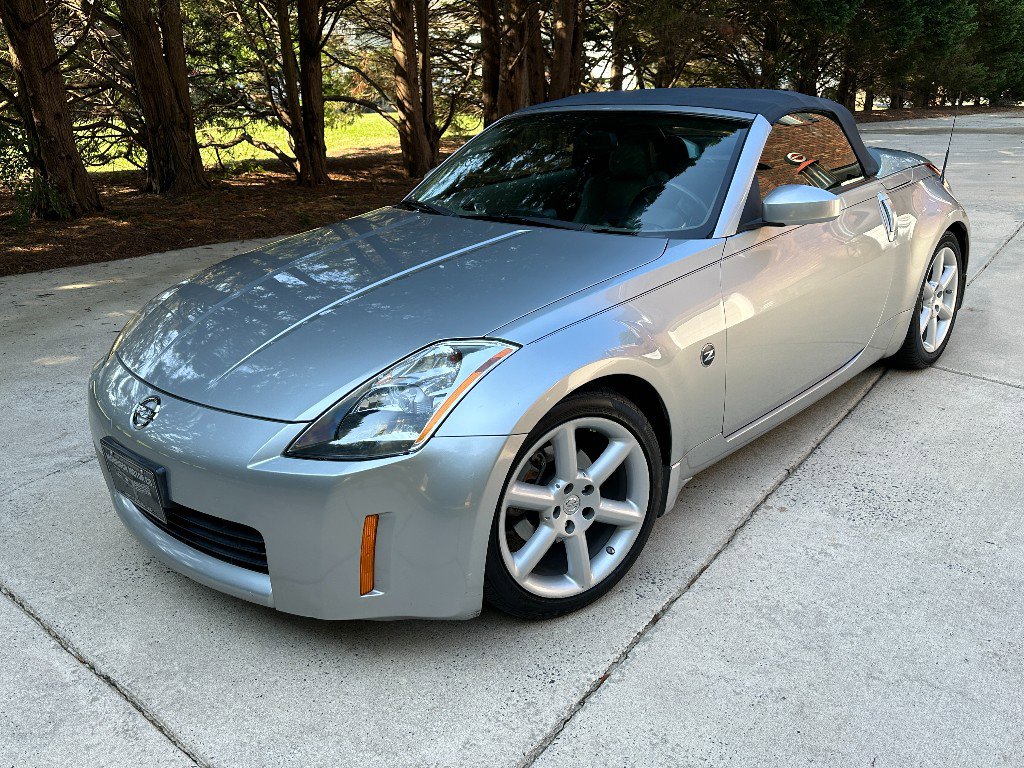 Used 2005 Nissan 350Z Touring image 3