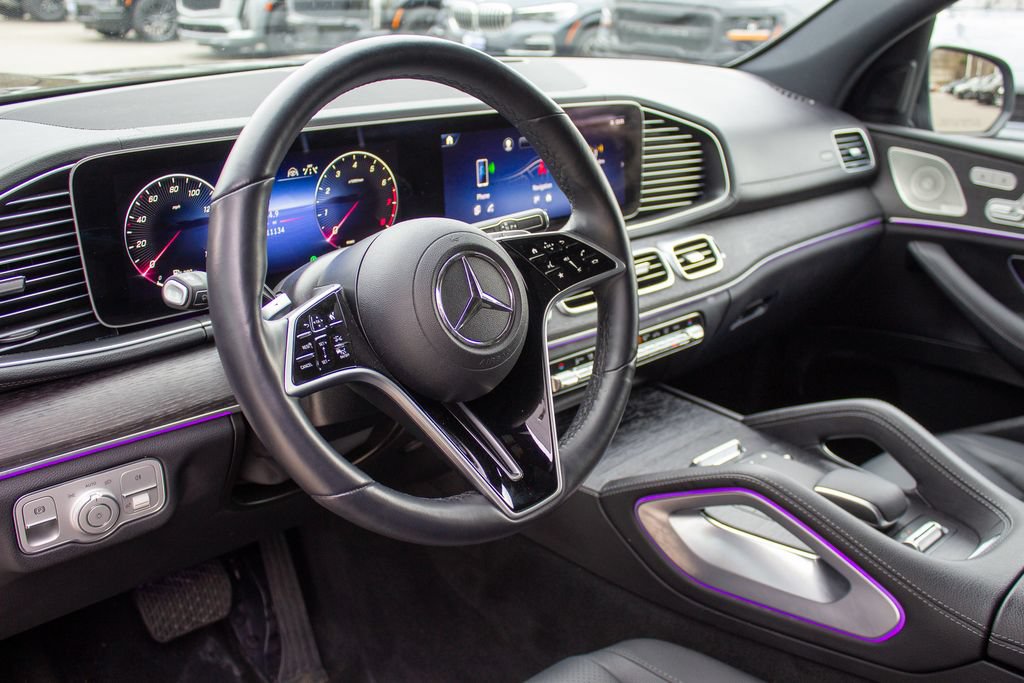 Used 2025 Mercedes-Benz GLS 450 4MATIC image 9