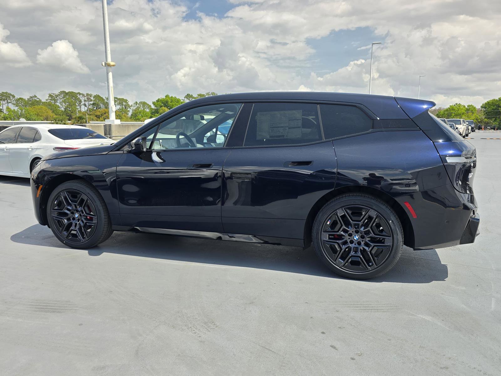 New 2026 BMW iX xDrive60 w/ M Sport Package image 5