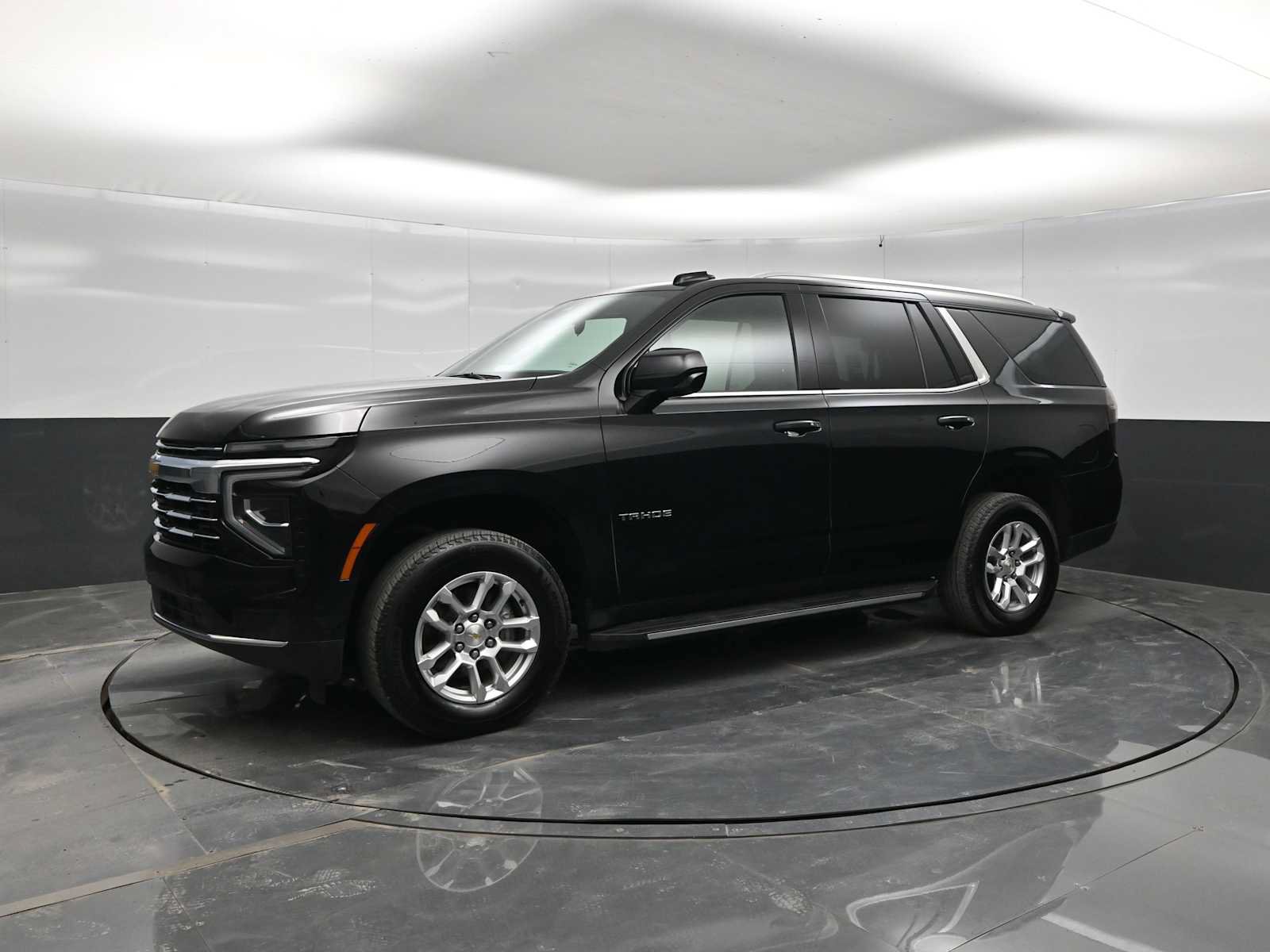 Used 2025 Chevrolet Tahoe LT AWD/4WD image 4