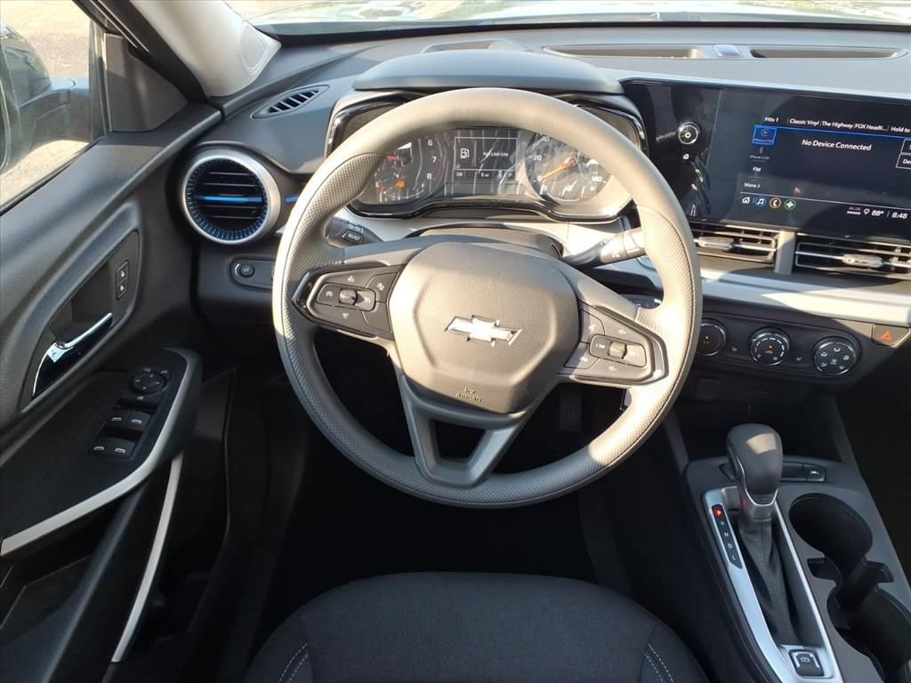 New 2026 Chevrolet Trax LS w/ LS Convenience Package FWD image 22