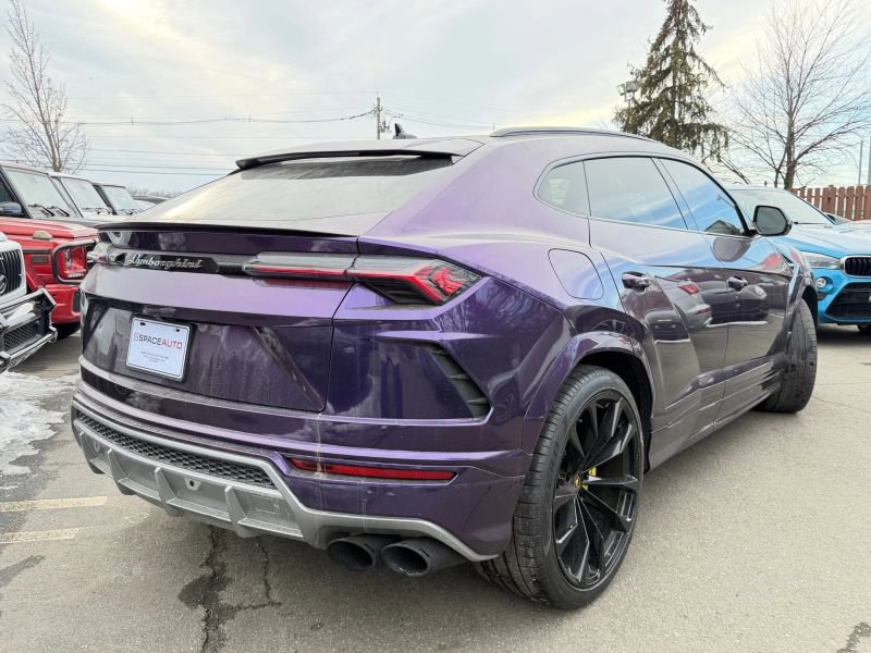 Used 2021 Lamborghini Urus image 5