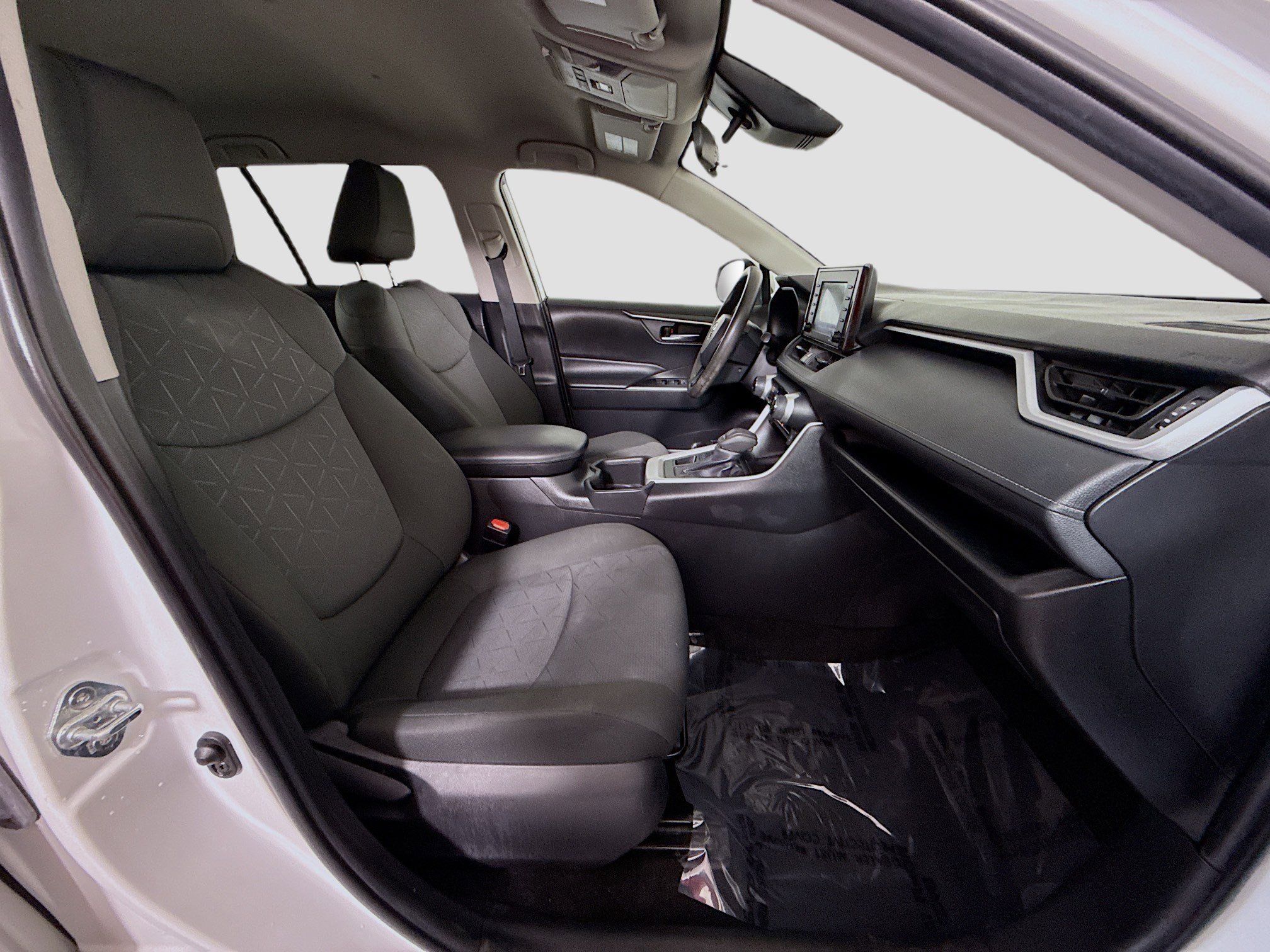 Used 2022 Toyota RAV4 XLE image 29