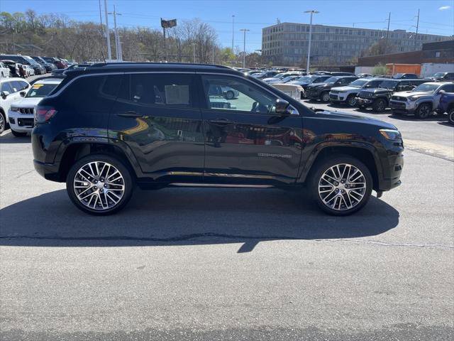 Certified 2022 Jeep Compass Limited w/ Elite Group image 9