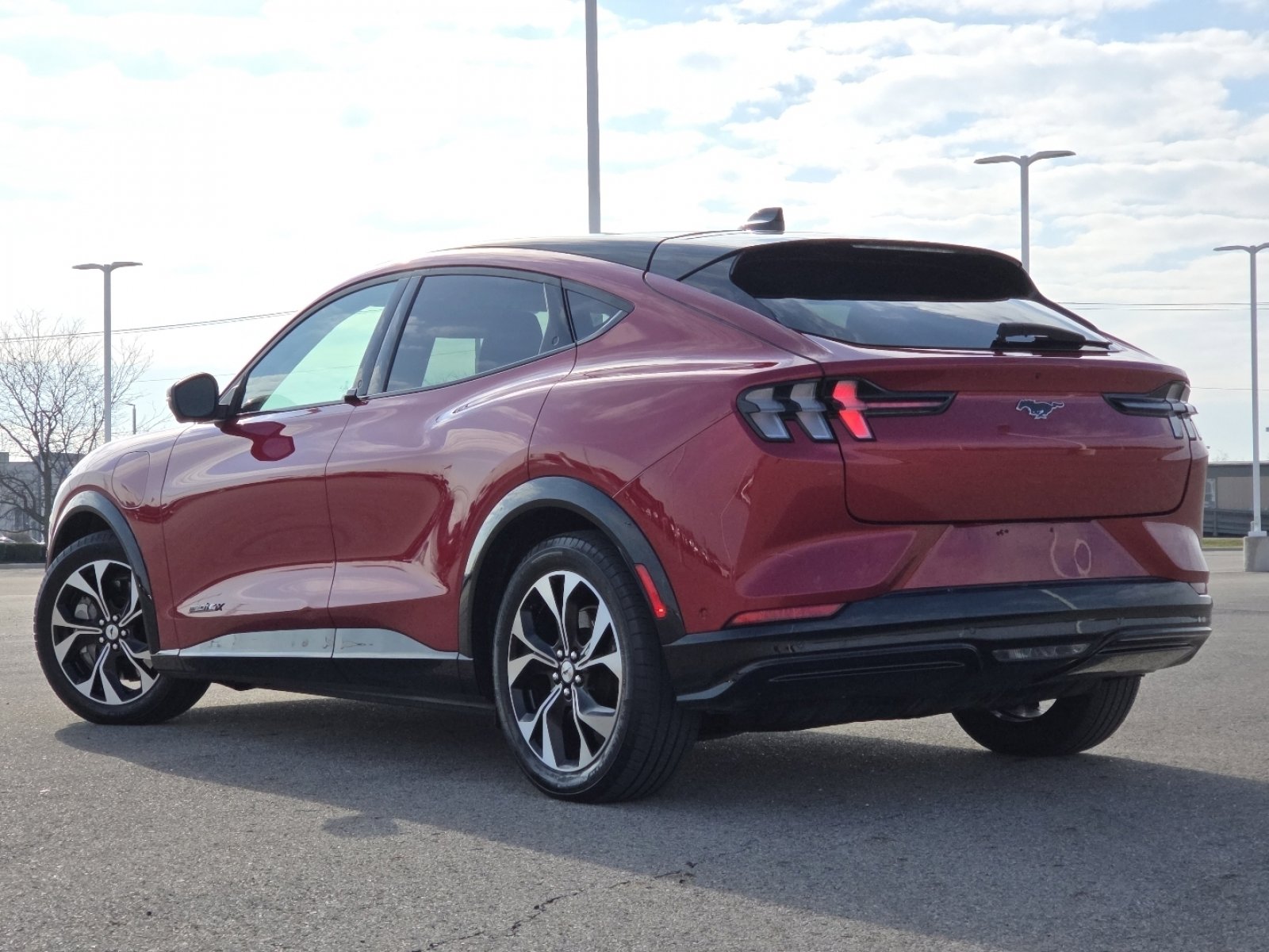 Used 2022 Ford Mustang Mach-E Premium image 17