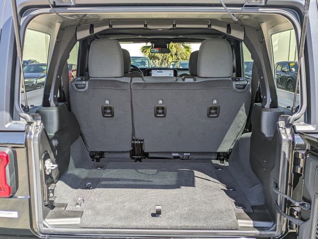 Used 2024 Jeep Wrangler Sport S image 14