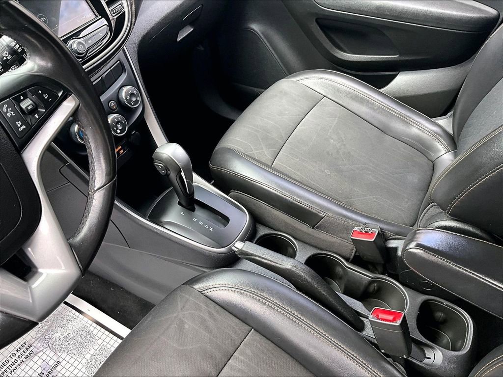 Used 2019 Chevrolet Trax LT w/ LT Convenience Package image 13