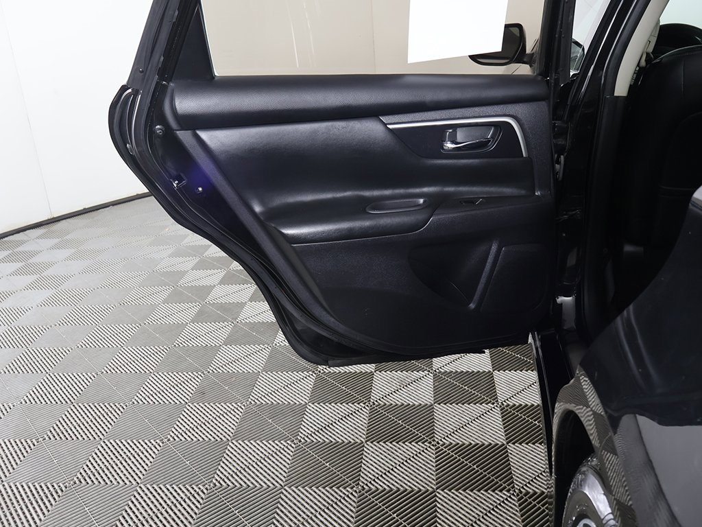 Used 2017 Nissan Altima 2.5 SL w/ Moonroof Package image 25