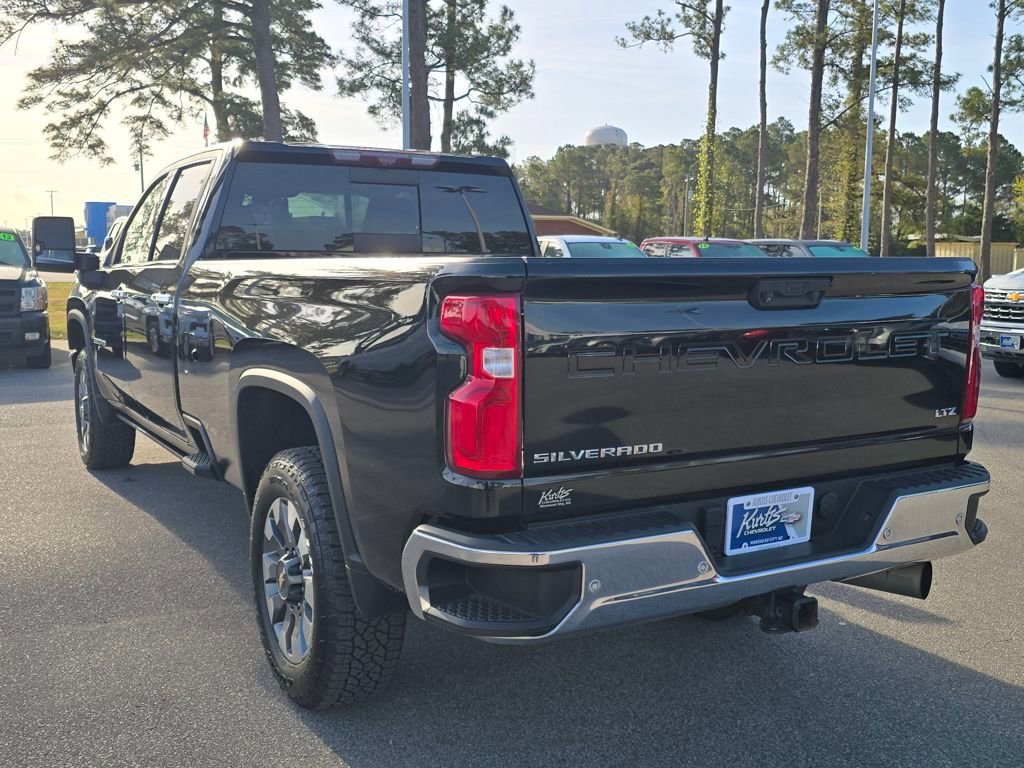 Used 2021 Chevrolet Silverado 3500 LTZ w/ LTZ Premium Package image 3