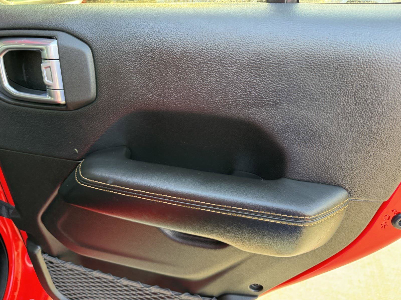 Certified 2025 Jeep Wrangler Sahara image 11