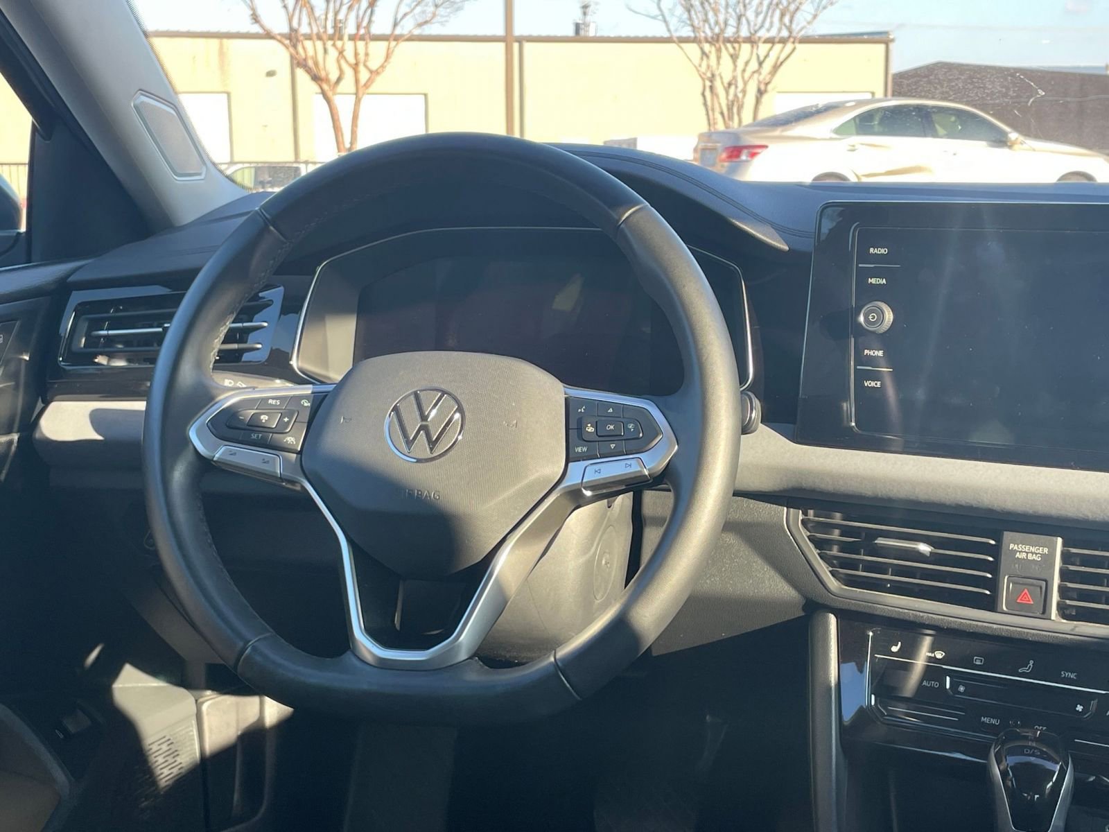 Used 2025 Volkswagen Jetta SE image 35