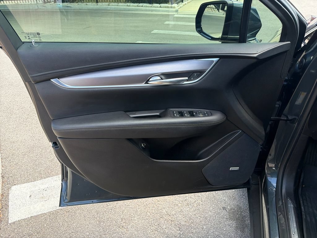 Used 2021 Cadillac XT5 Luxury w/ LPO, Floor Liner Package FWD image 17