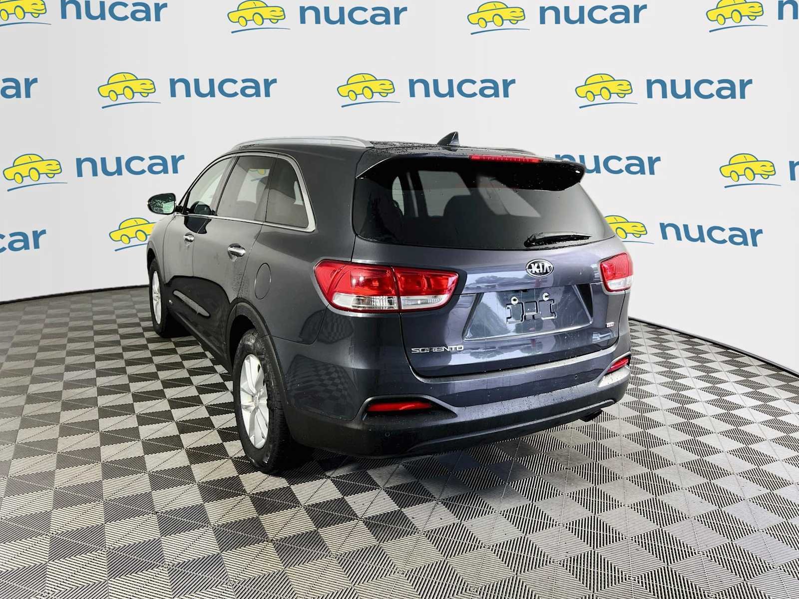 Used 2017 Kia Sorento AWD w/ LX Convenience Package image 5