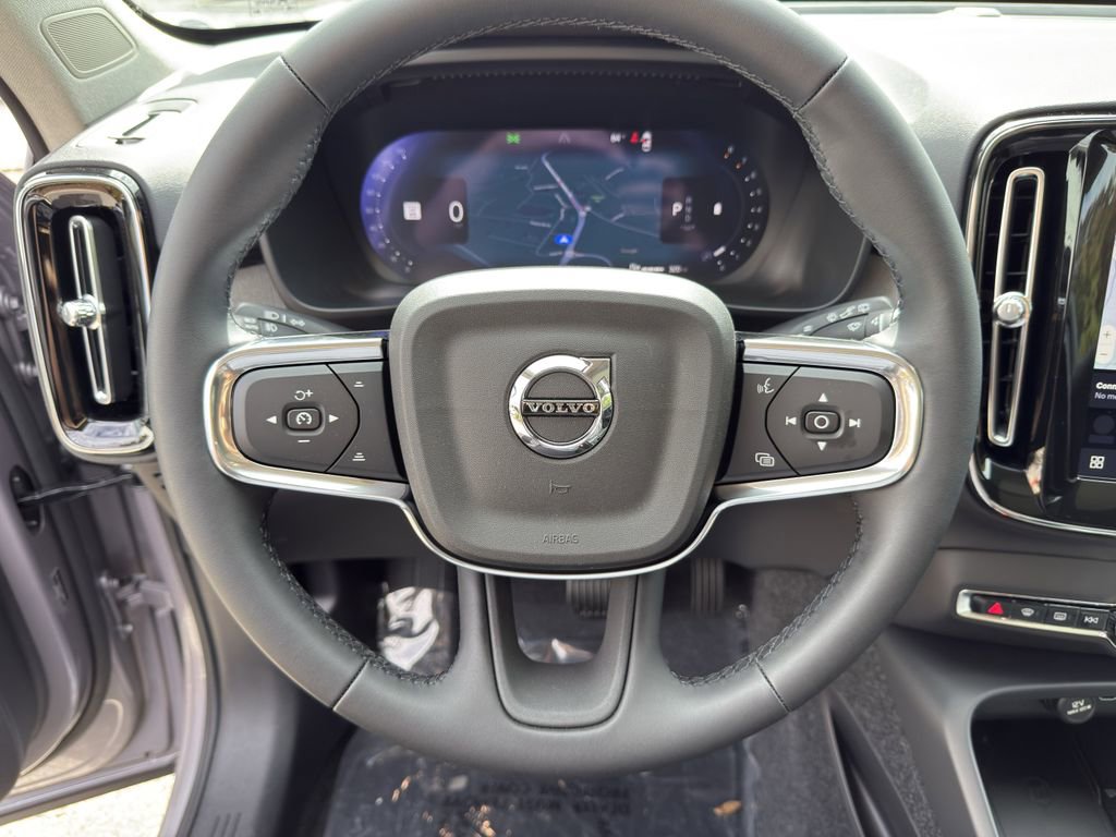 New 2026 Volvo XC40 B5 Core w/ Climate Package image 18