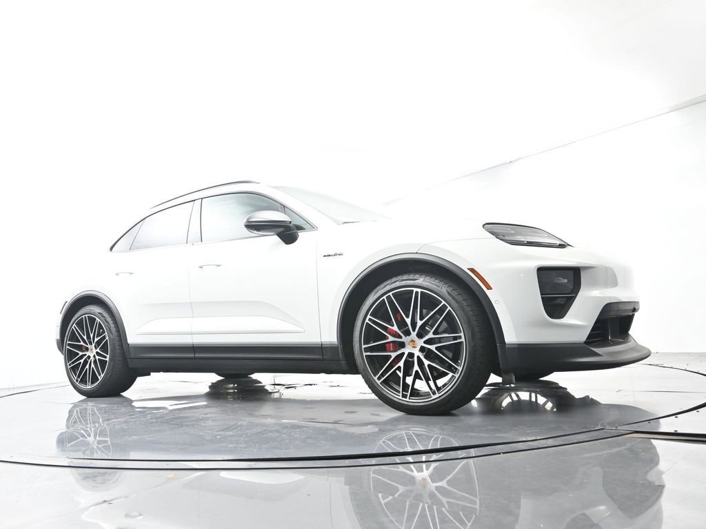 Certified 2025 Porsche Macan 4S Electric AWD/4WD image 50