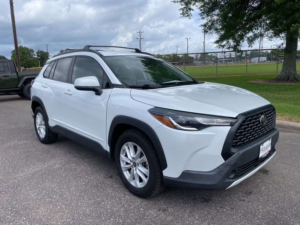 Used 2022 Toyota Corolla Cross LE image 5