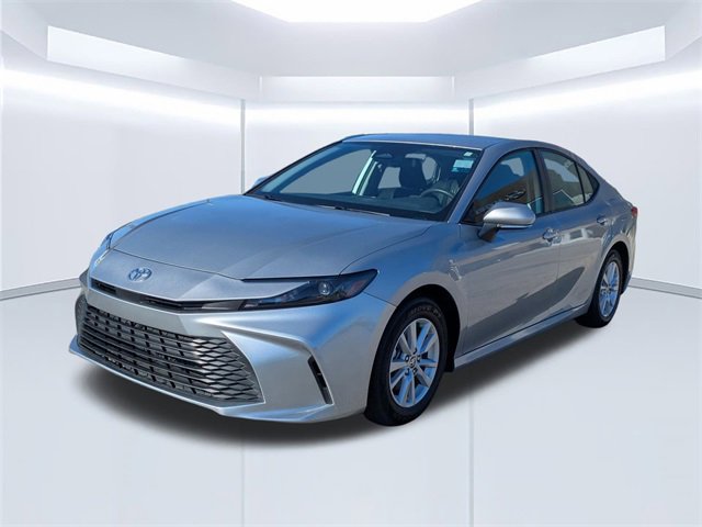 Used 2025 Toyota Camry LE image 8