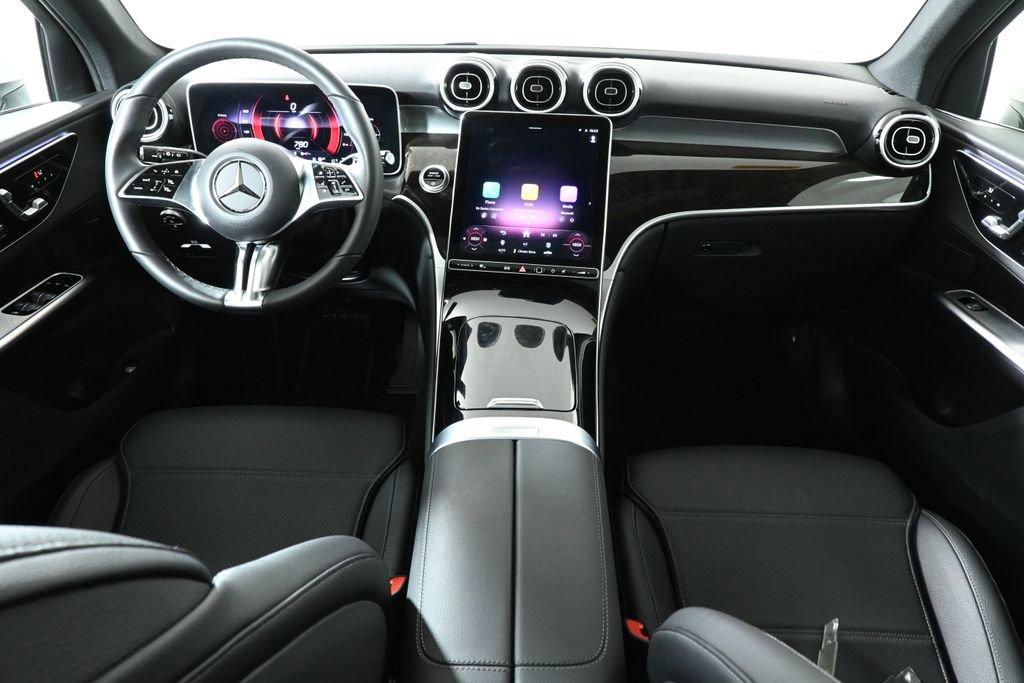 Certified 2025 Mercedes-Benz GLC 300 4MATIC image 4
